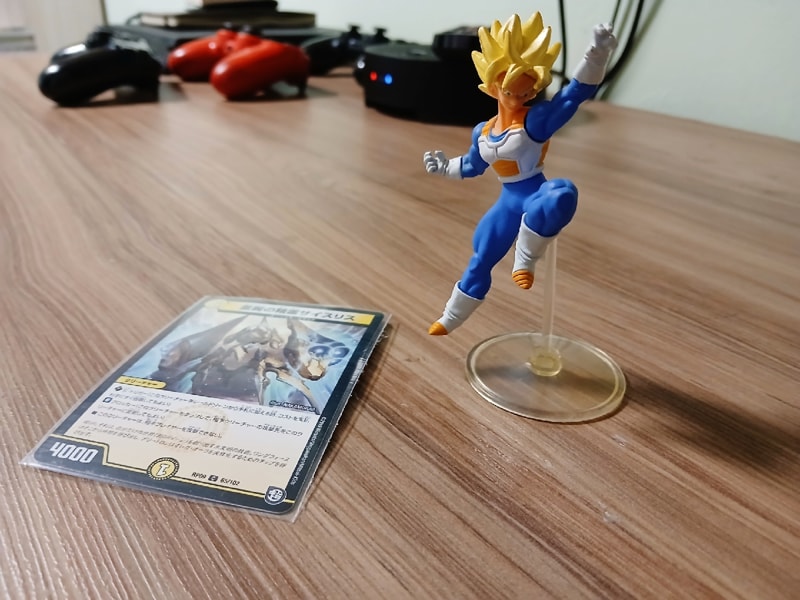 Son Goku SSJ - Gashapon - Dragon Ball HG 12 (Bandai).jpg